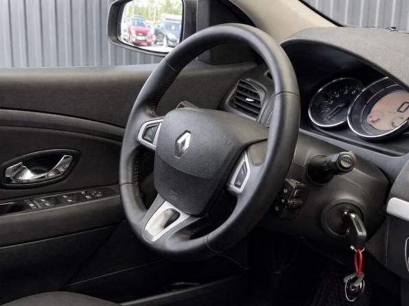 Renault Megane III Рестайлинг с пробегом 2012 года, цена 577 000 рублей, 269790 км, хэтчбек, Автокод Объявления