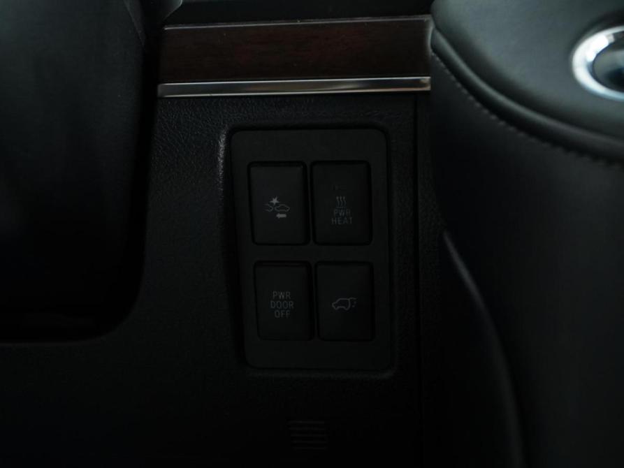 Toyota Land Cruiser 200 Series Рестайлинг 2 Москва  - изображение 18