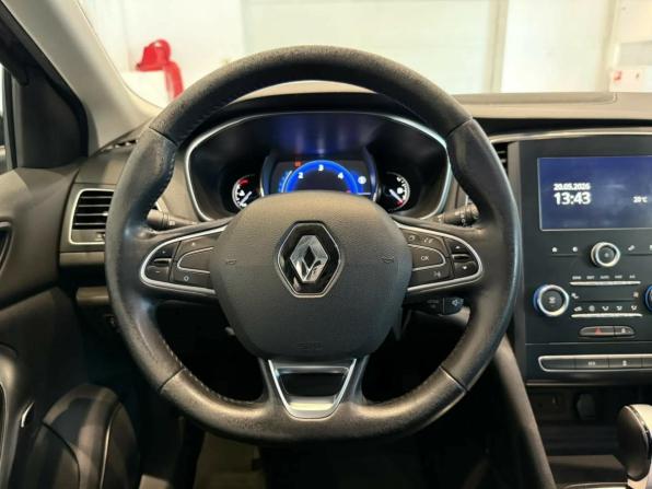 Renault Megane IV с пробегом 2017 года, цена 1 300 000 рублей, 133199 км, универсал, Автокод Объявления