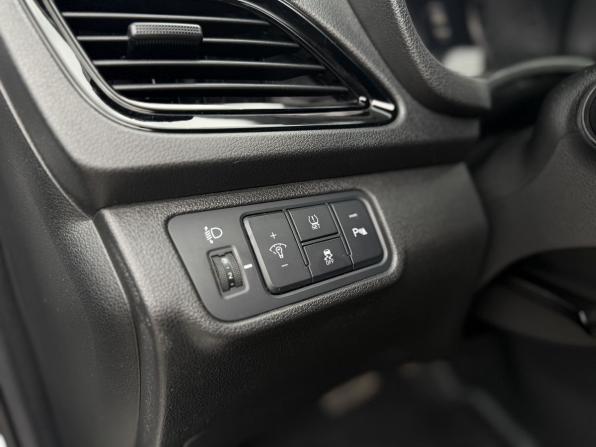 Hyundai Solaris II Рестайлинг с пробегом 2021 года, цена 1 780 000 рублей, 78220 км, седан, Автокод Объявления