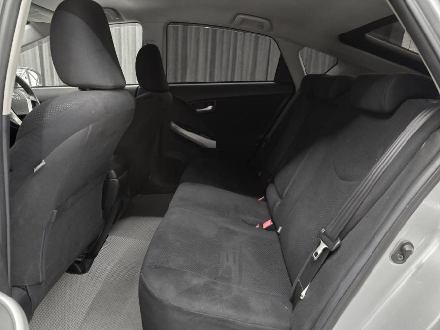 Toyota Prius III Рестайлинг (XW30) Красноярск  - изображение 17