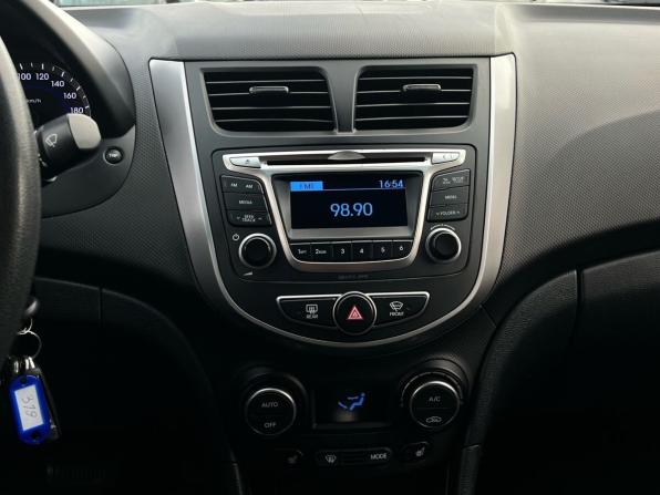 Hyundai Solaris I Рестайлинг с пробегом 2015 года, цена 1 245 000 рублей, 97067 км, седан, Автокод Объявления