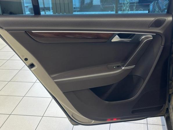 Volkswagen Passat B7 с пробегом 2012 года, цена 1 230 000 рублей, 147000 км, седан, Автокод Объявления