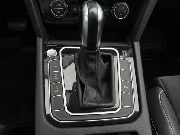 Volkswagen Passat B8 Рестайлинг с пробегом 2020 года, цена 2 175 000 рублей, 169774 км, универсал, Автокод Объявления