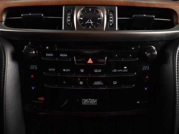 Lexus LX III Рестайлинг 2 с пробегом 2016 года, цена 6 199 995 рублей, 165823 км, внедорожник, Автокод Объявления