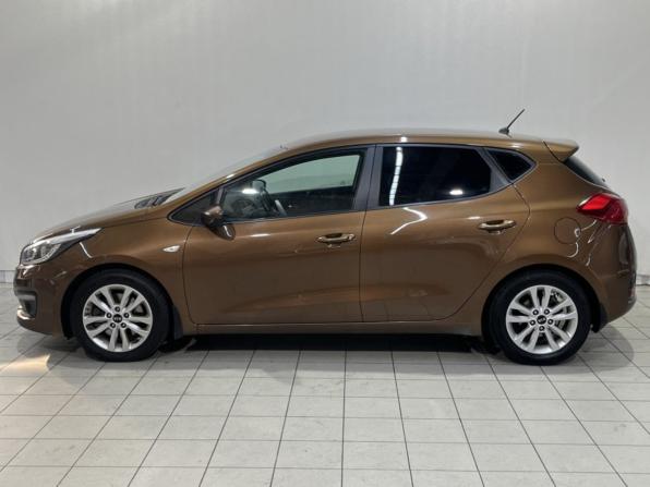 Kia Ceed II Рестайлинг с пробегом 2016 года, цена 1 125 000 рублей, 203460 км, хэтчбек, Автокод Объявления