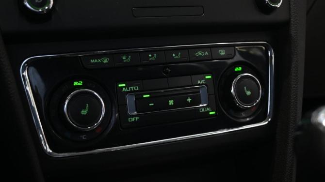 Skoda Superb II Рестайлинг с пробегом 2013 года, цена 1 450 000 рублей, 131371 км, универсал, Автокод Объявления