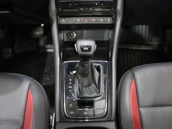 Skoda Karoq I Рестайлинг с пробегом 2024 года, цена 2 999 000 рублей, 3689 км, внедорожник, Автокод Объявления