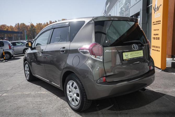 Toyota Ractis II с пробегом 2015 года, цена 1 025 000 рублей, 69800 км, хэтчбек, Автокод Объявления