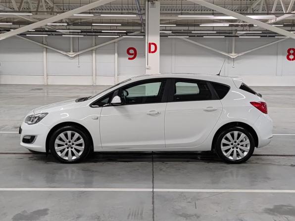 Opel Astra J Рестайлинг с пробегом 2012 года, цена 900 000 рублей, 129425 км, хэтчбек, Автокод Объявления