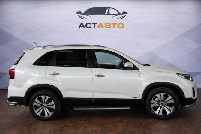 Kia Sorento II Рестайлинг с пробегом 2015 года, цена 1 650 000 рублей, 171865 км, внедорожник, Автокод Объявления