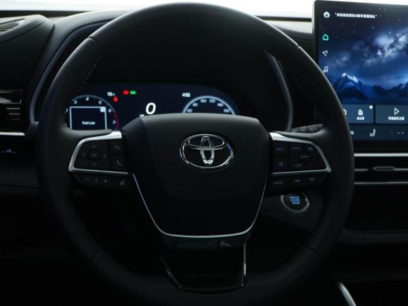 Toyota Highlander IV (XU70) с пробегом 2025 года, цена 5 456 900 рублей, 34 км, внедорожник, Автокод Объявления