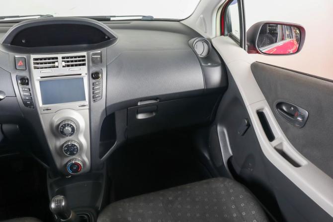 Toyota Yaris II с пробегом 2008 года, цена 499 000 рублей, 154000 км, хэтчбек, Автокод Объявления