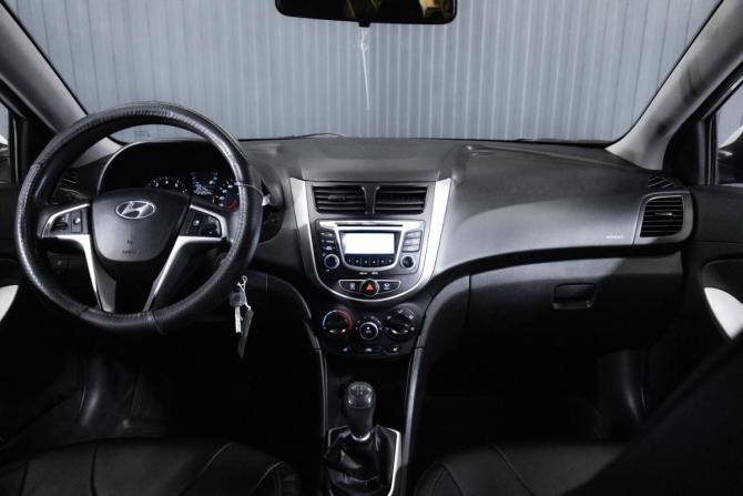 Hyundai Solaris I с пробегом 2012 года, цена 665 000 рублей, 242543 км, седан, Автокод Объявления
