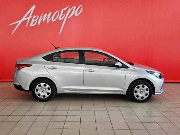 Hyundai Solaris II Рестайлинг с пробегом 2021 года, цена 1 369 000 рублей, 155502 км, седан, Автокод Объявления