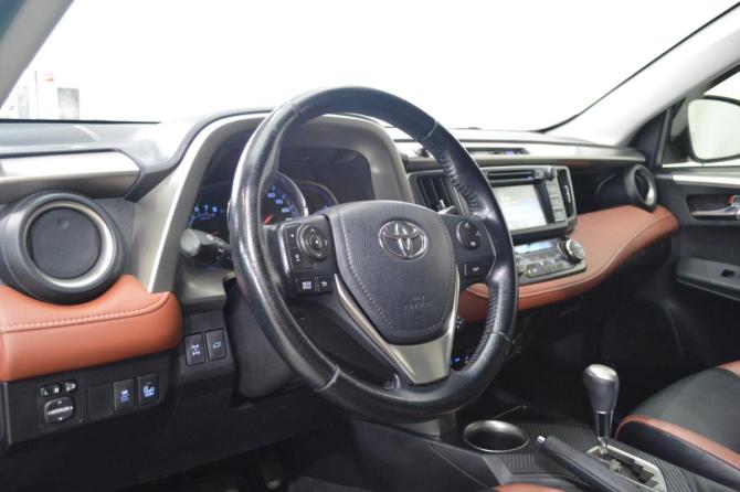 Toyota RAV4 IV (XA40) Рестайлинг с пробегом 2015 года, цена 2 475 000 рублей, 103000 км, внедорожник, Автокод Объявления