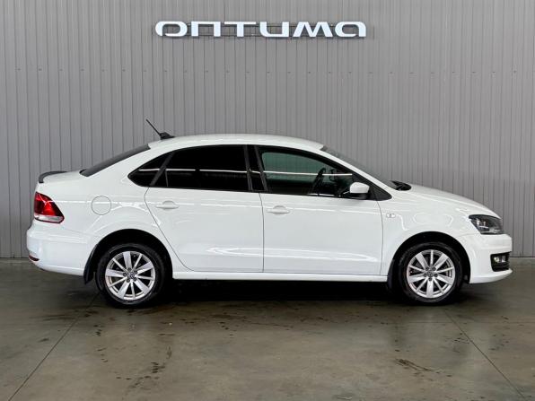 Volkswagen Polo V Рестайлинг с пробегом 2017 года, цена 1 237 000 рублей, 78104 км, седан, Автокод Объявления