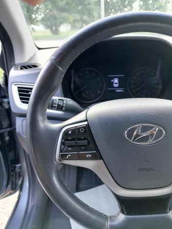 Hyundai Solaris II с пробегом 2019 года, цена 1 358 300 рублей, 142012 км, седан, Автокод Объявления