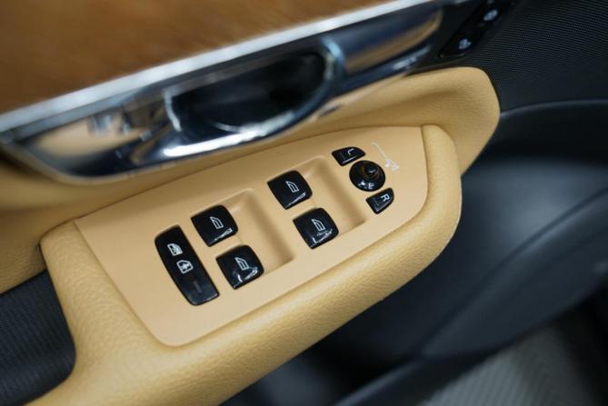 Volvo XC90 II с пробегом 2015 года, цена 2 999 000 рублей, 141230 км, внедорожник, Автокод Объявления