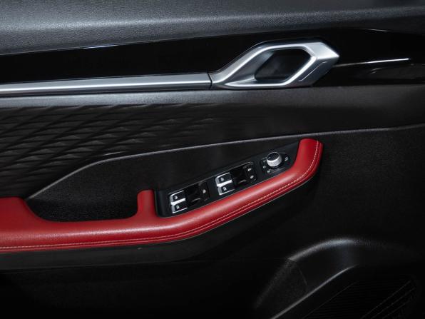 Geely Coolray I Рестайлинг с пробегом 2024 года, цена 2 201 000 рублей, 31000 км, внедорожник, Автокод Объявления