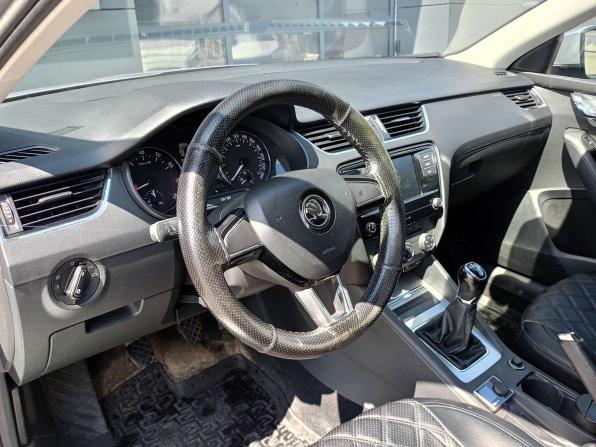 Skoda Octavia III (A7) Рестайлинг с пробегом 2017 года, цена 1 235 000 рублей, 215242 км, лифтбек, Автокод Объявления