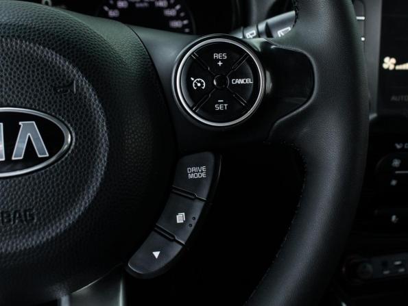 Kia Soul II Рестайлинг с пробегом 2017 года, цена 1 620 000 рублей, 157132 км, хэтчбек, Автокод Объявления