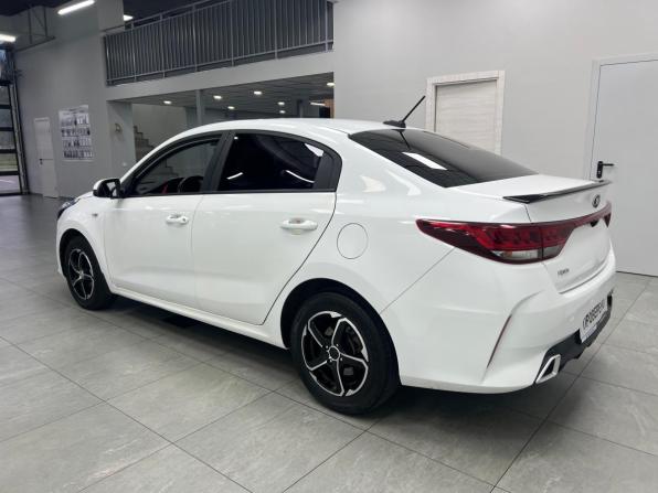 Kia Rio IV Рестайлинг с пробегом 2020 года, цена 1 560 000 рублей, 81064 км, седан, Автокод Объявления
