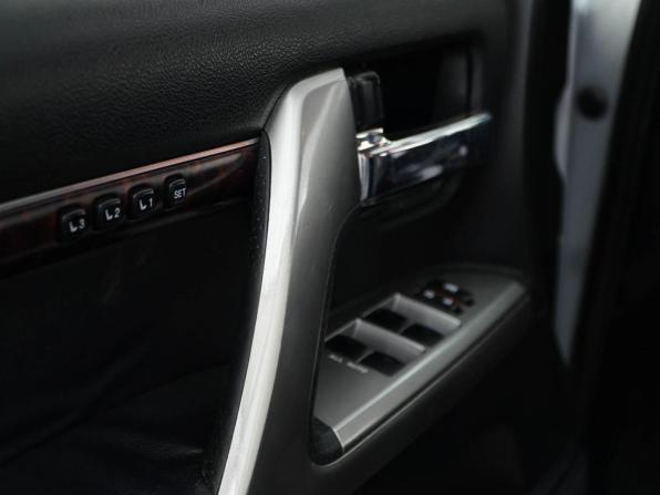 Toyota Land Cruiser 200 Series Рестайлинг 1 с пробегом 2012 года, цена 3 295 055 рублей, 255531 км, внедорожник, Автокод Объявления