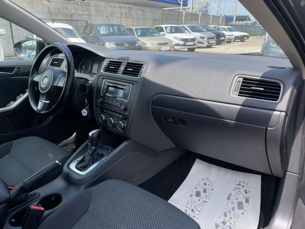 Volkswagen Jetta VI Рестайлинг с пробегом 2014 года, цена 970 000 рублей, 174483 км, седан, Автокод Объявления
