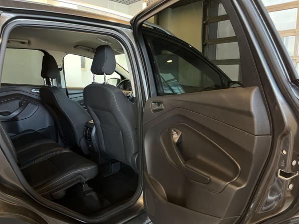 Ford Kuga II Рестайлинг с пробегом 2018 года, цена 1 650 000 рублей, 76500 км, внедорожник, Автокод Объявления