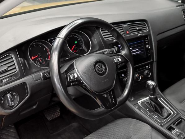 Volkswagen Golf VII Рестайлинг с пробегом 2018 года, цена 1 940 000 рублей, 109510 км, хэтчбек, Автокод Объявления