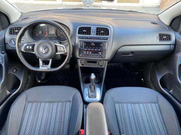 Volkswagen Polo V Рестайлинг с пробегом 2018 года, цена 1 299 000 рублей, 102340 км, седан, Автокод Объявления