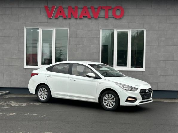 Hyundai Solaris II с пробегом 2019 года, цена 1 325 000 рублей, 120600 км, седан, Автокод Объявления