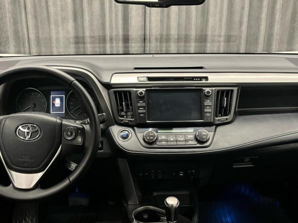 Toyota RAV4 IV (XA40) Рестайлинг с пробегом 2018 года, цена 2 379 000 рублей, 152000 км, внедорожник, Автокод Объявления