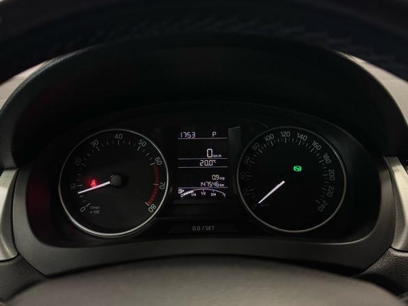 Skoda Rapid I с пробегом 2016 года, цена 990 000 рублей, 147545 км, лифтбек, Автокод Объявления