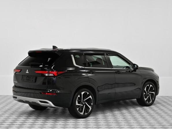 Mitsubishi Outlander IV с пробегом 2023 года, цена 2 399 000 рублей, 31688 км, внедорожник, Автокод Объявления