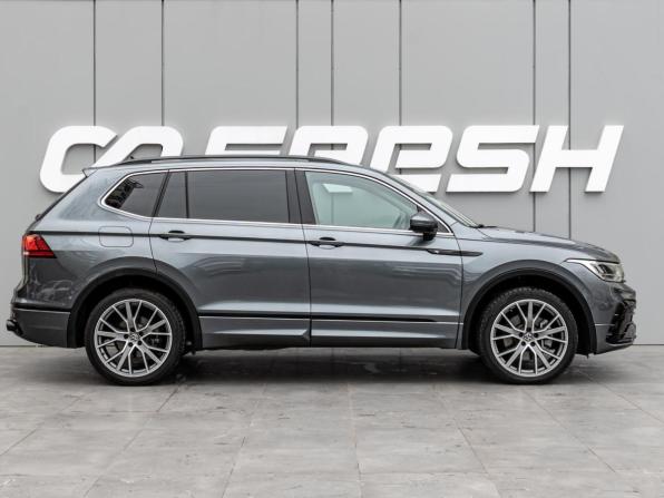 Volkswagen Tiguan II Рестайлинг с пробегом 2021 года, цена 3 730 000 рублей, 49896 км, внедорожник, Автокод Объявления