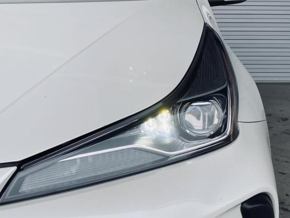 Toyota Prius IV Рестайлинг (XW50) с пробегом 2019 года, цена 2 329 000 рублей, 68974 км, хэтчбек, Автокод Объявления