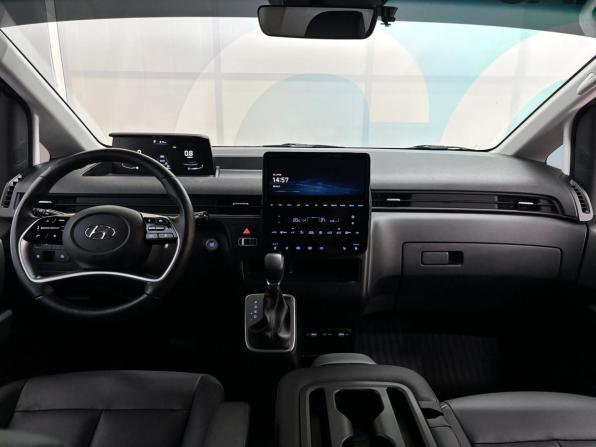 Hyundai Staria I с пробегом 2023 года, цена 5 450 000 рублей, 43000 км, минивэн, Автокод Объявления