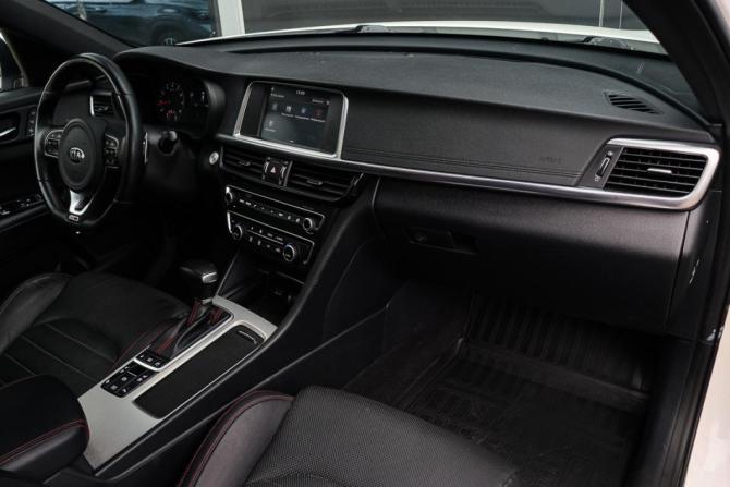 Kia Optima IV Рестайлинг с пробегом 2018 года, цена 2 350 000 рублей, 52080 км, седан, Автокод Объявления