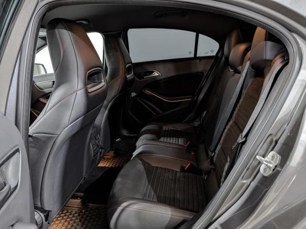 Mercedes-Benz A-Класс III (W176) Рестайлинг с пробегом 2015 года, цена 1 650 000 рублей, 90247 км, хэтчбек, Автокод Объявления