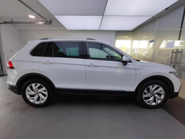 Volkswagen Tiguan II Рестайлинг с пробегом 2021 года, цена 3 885 000 рублей, 26000 км, внедорожник, Автокод Объявления