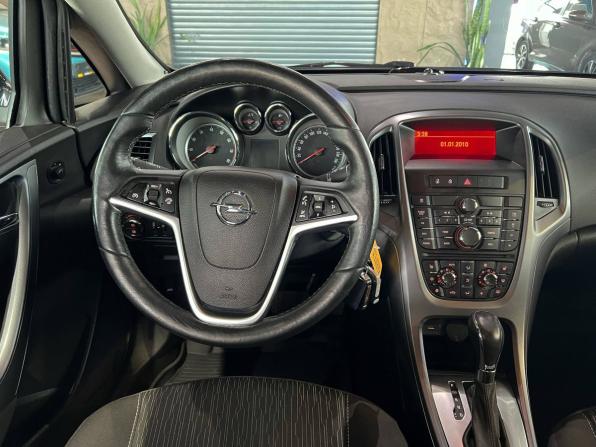 Opel Astra J Рестайлинг с пробегом 2014 года, цена 1 090 000 рублей, 115299 км, хэтчбек, Автокод Объявления