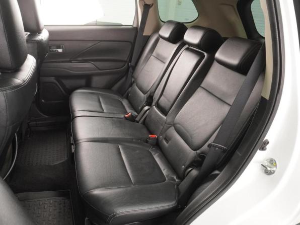 Mitsubishi Outlander III Рестайлинг 2 с пробегом 2015 года, цена 2 120 000 рублей, 97388 км, внедорожник, Автокод Объявления