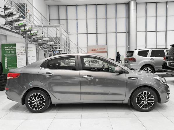 Kia Rio III Рестайлинг с пробегом 2017 года, цена 995 000 рублей, 136000 км, седан, Автокод Объявления