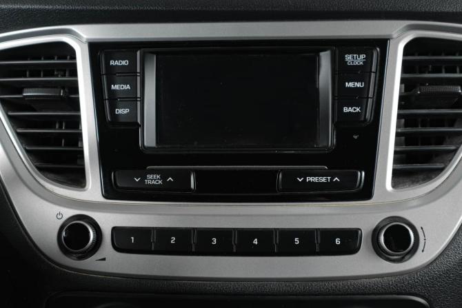 Hyundai Solaris II с пробегом 2019 года, цена 1 379 000 рублей, 121044 км, седан, Автокод Объявления