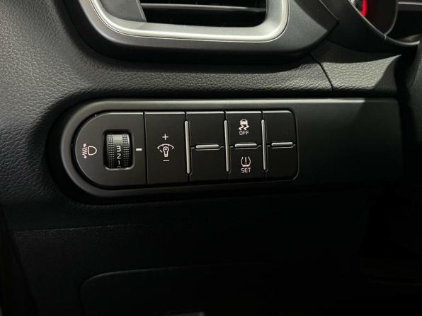 Kia Ceed III Рестайлинг с пробегом 2024 года, цена 2 850 000 рублей, 1612 км, универсал, Автокод Объявления
