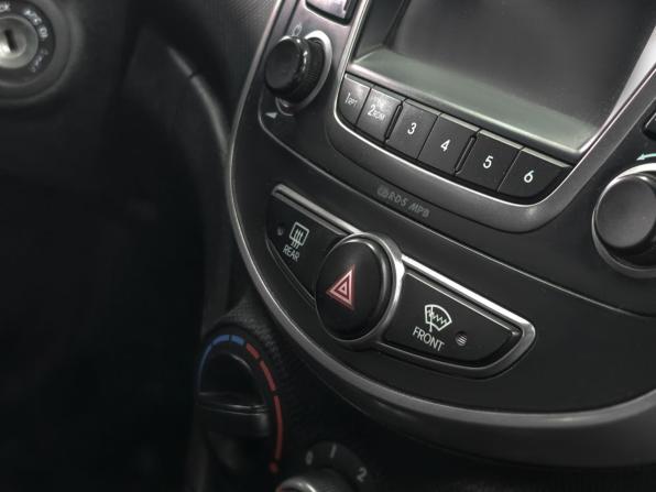 Hyundai Solaris I Рестайлинг с пробегом 2015 года, цена 949 900 рублей, 194000 км, седан, Автокод Объявления