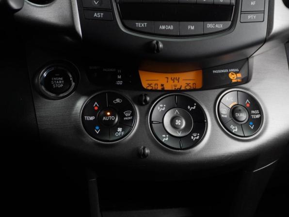 Toyota RAV4 III (XA30) Рестайлинг с пробегом 2010 года, цена 1 670 000 рублей, 111862 км, внедорожник, Автокод Объявления