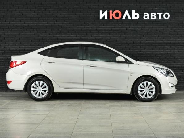 Hyundai Solaris I Рестайлинг с пробегом 2015 года, цена 600 000 рублей, 299560 км, седан, Автокод Объявления
